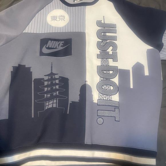 Tokyo nike sweatshirt - Picture 4 of 6